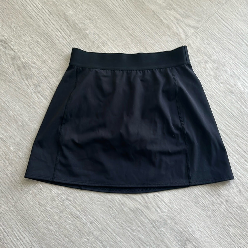 Aritzia TNA tennis skirt